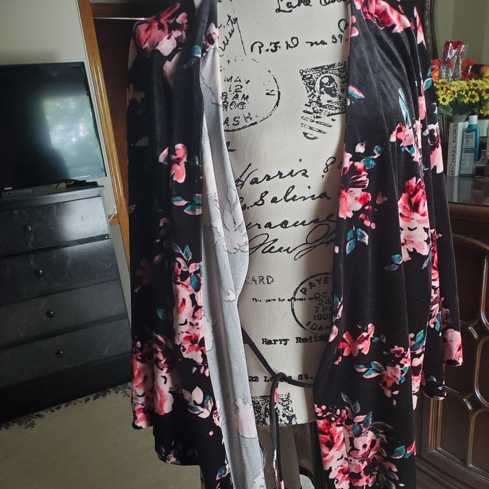 I.N.C Women's Robe - Picture 5 of 5